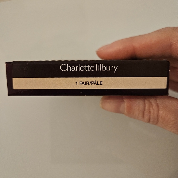 Charlotte Tilbury Airbrush Flawless Finish shade 1 Fair - Picture 2 of 2